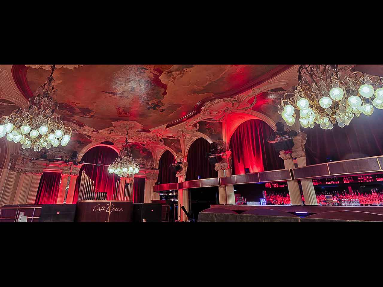 Café Opera - Eventlokal vid Kungsträdgården - röd belysning