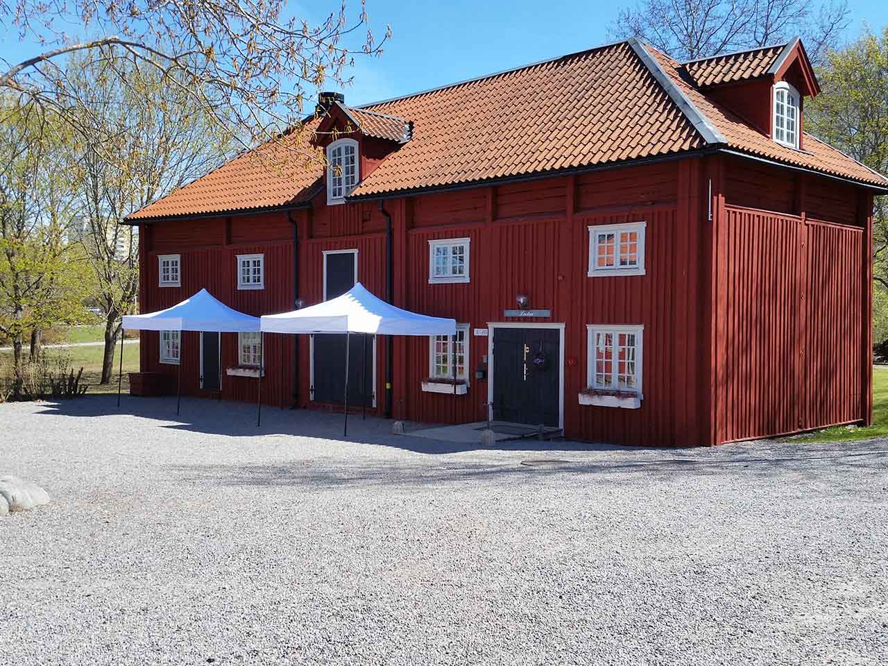 Farsta Gård - Utsidan av hus