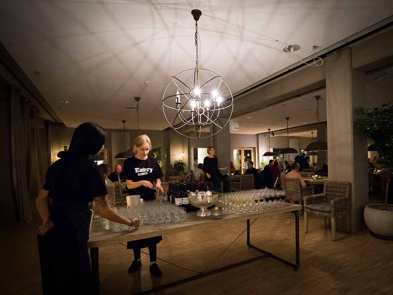 Luma Festvåning - Hammarby Sjöstad - Champagne i matsalen