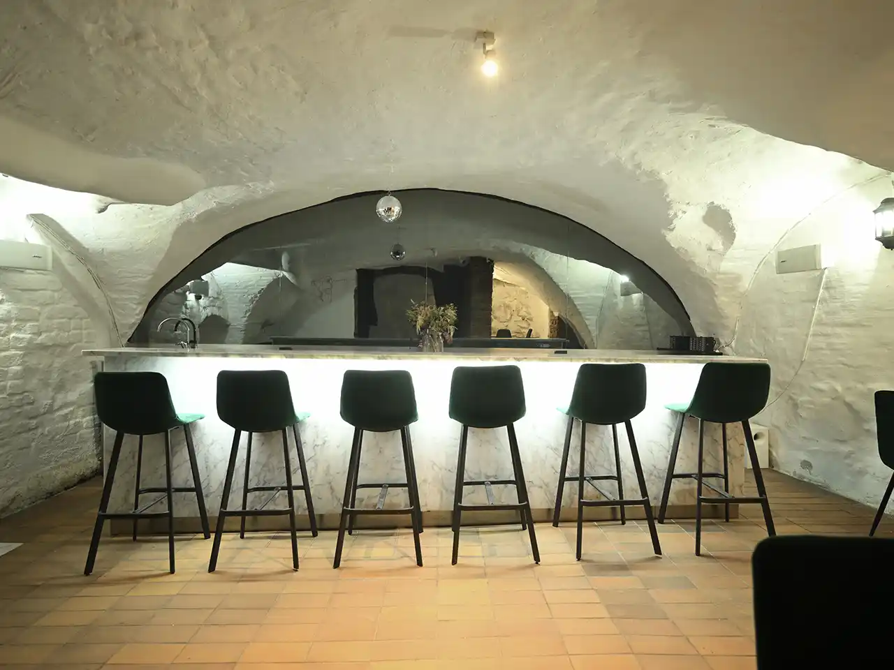 Egen bar / festlokal i Gamla Stan, Valvet 1502